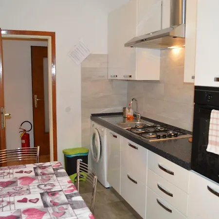 公寓 Betty's House 曼代洛-德尔拉里奥