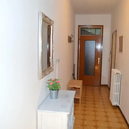 Betty's House * 曼代洛-德尔拉里奥